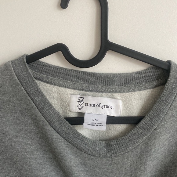 Grey sweatshirt - Picture 2 of 3